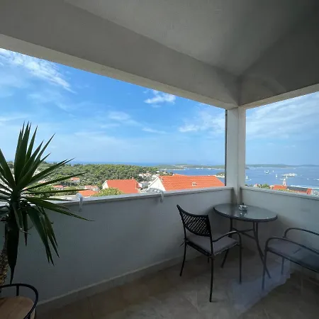 La Fee Apartment